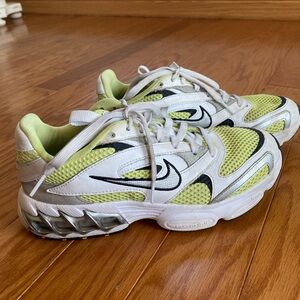 Nike Zoom Air Fire 🔥 Green Colorway Womens 7.5